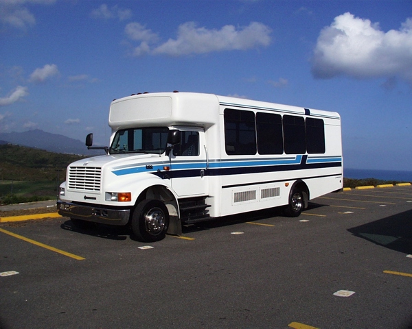 International 28 pax coach