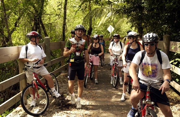 Guide giving commentary